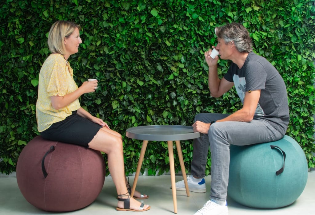 Siège ballon : le Swiss ball ergonomique au bureau ou la maison